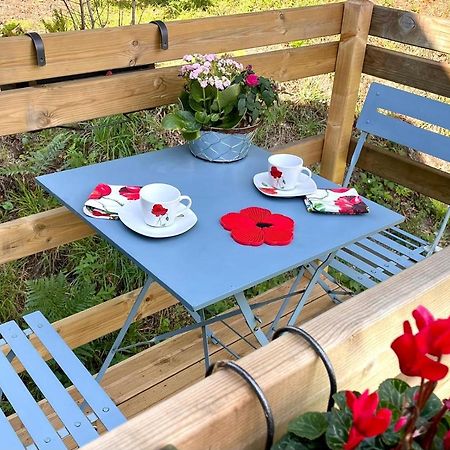 Bed and Breakfast Les Coquelicots Saint-Urbain  Exterior foto