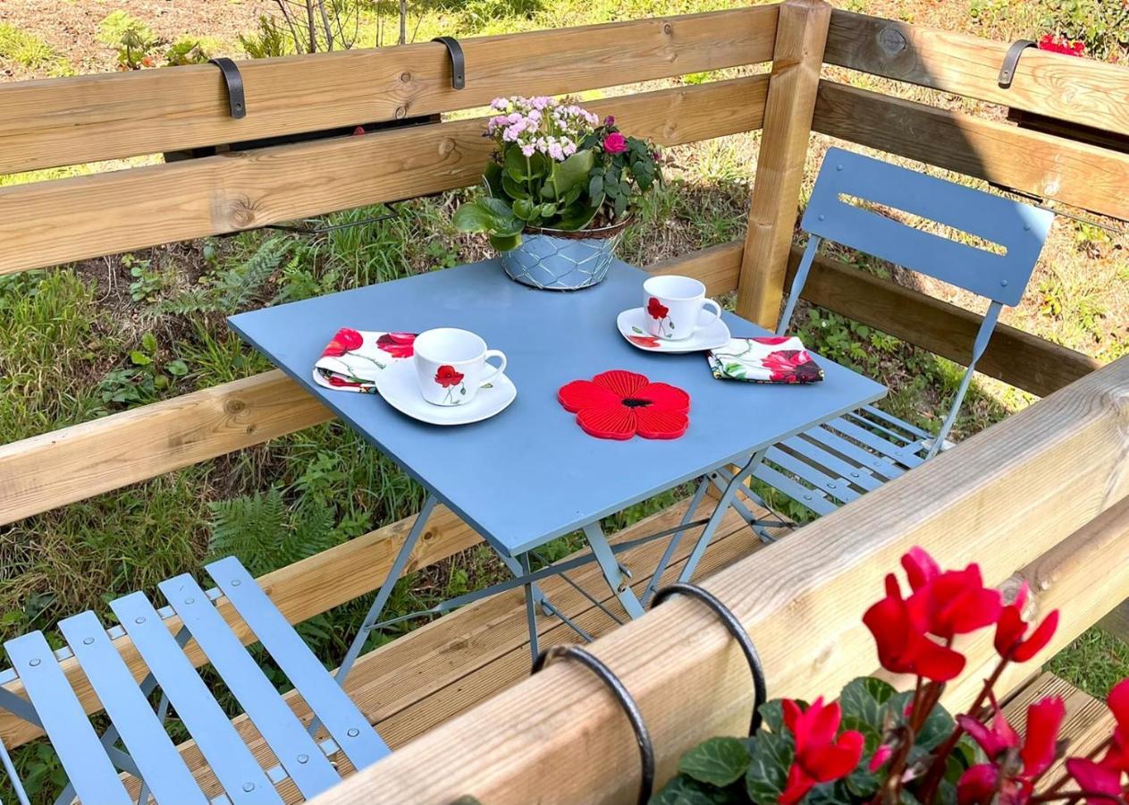 Bed and Breakfast Les Coquelicots Saint-Urbain  Exterior foto