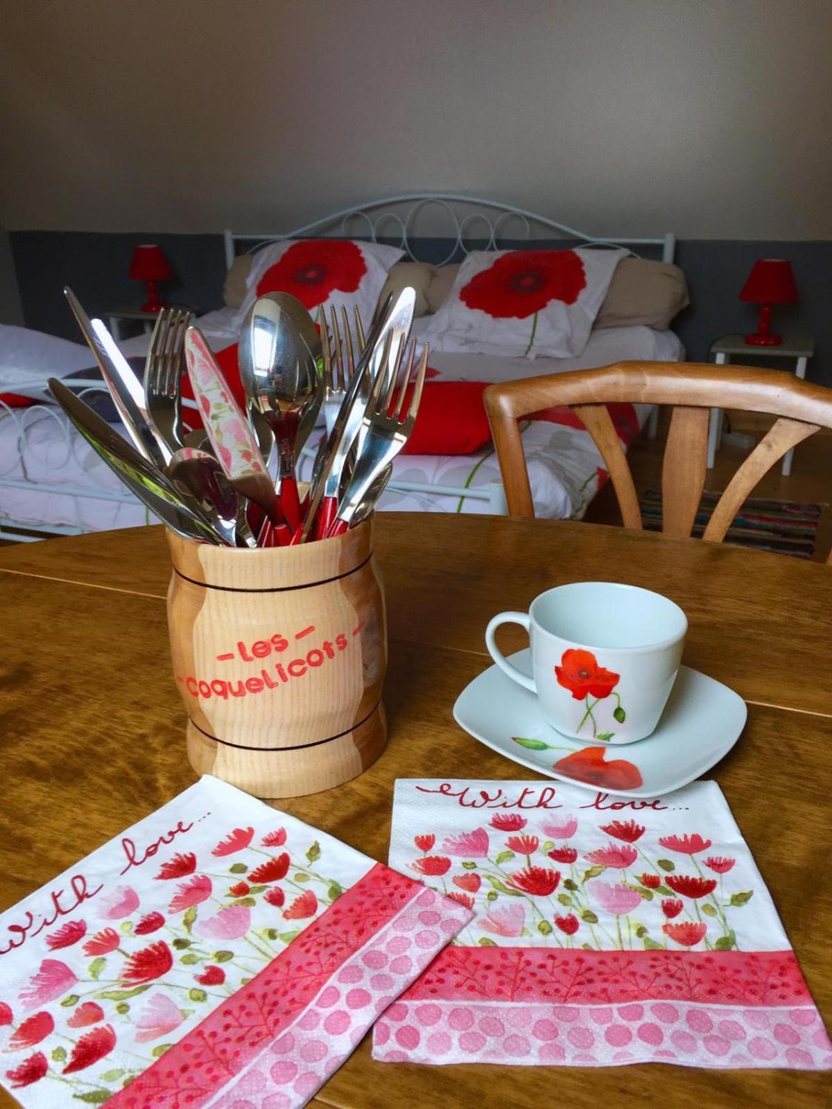 Bed and Breakfast Les Coquelicots Saint-Urbain  Exterior foto