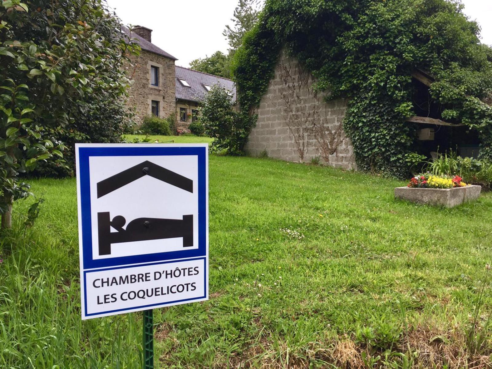 Bed and Breakfast Les Coquelicots Saint-Urbain  Exterior foto